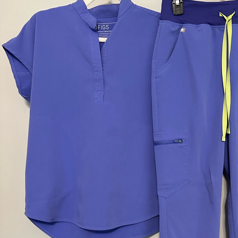 Figs Scrub Top
